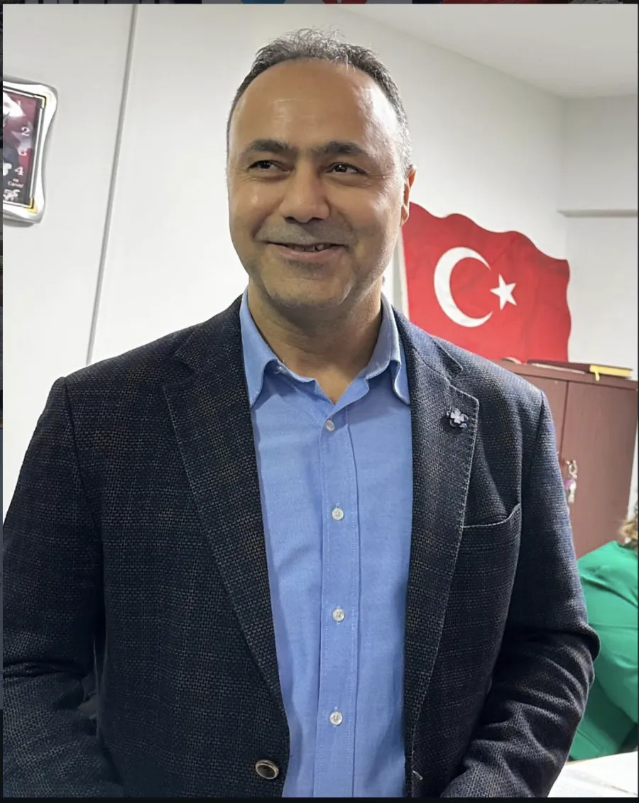 Hüseyin Alkaç’ın ceketli portresi